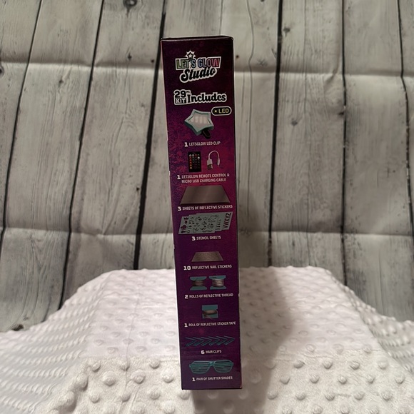 NEW! LET’S GLOW STUDIO. Craft. Create. Illuminate! LED. 29pc kit. Age 8+ - Picture 7 of 14